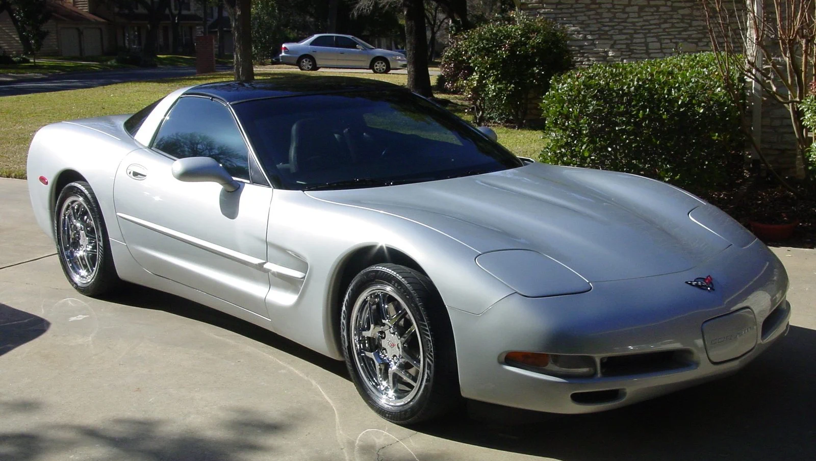 Corvette Generations/C5/C5 1999 Silver B84 Right front.webp